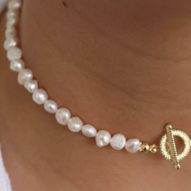 Pretty in Pearl Necklace