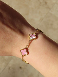 Pearl Pink Clover Bracelet